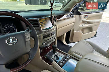 Позашляховик / Кросовер Lexus LX 2011 в 