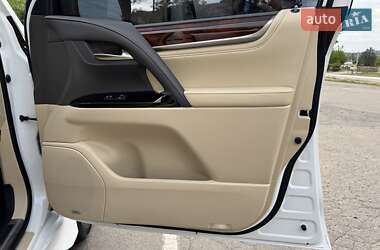 Позашляховик / Кросовер Lexus LX 2017 в 