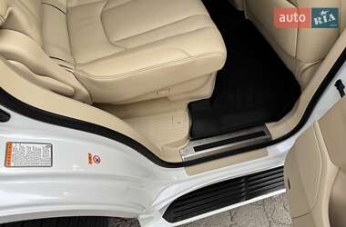 Позашляховик / Кросовер Lexus LX 2017 в 