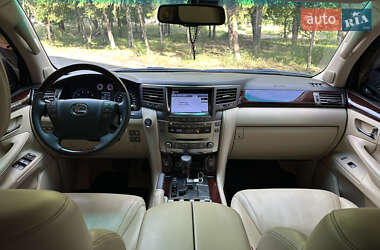 Внедорожник / Кроссовер Lexus LX 2011 в 