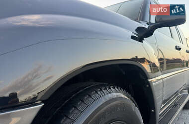 Внедорожник / Кроссовер Lexus LX 2006 в 