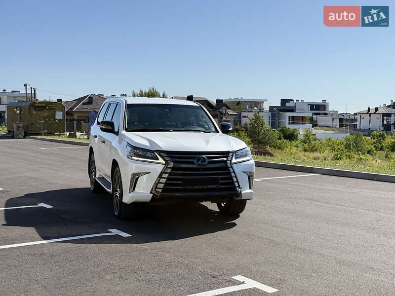 Внедорожник / Кроссовер Lexus LX 2016 в 