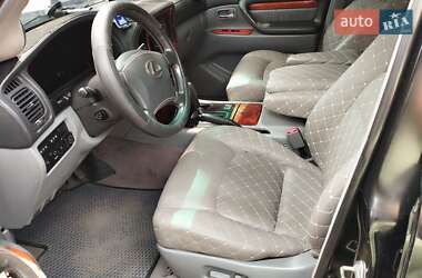 Внедорожник / Кроссовер Lexus LX 2000 в 