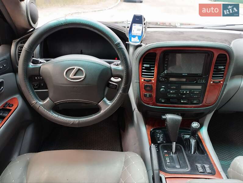 Позашляховик / Кросовер Lexus LX 2000 в Києві