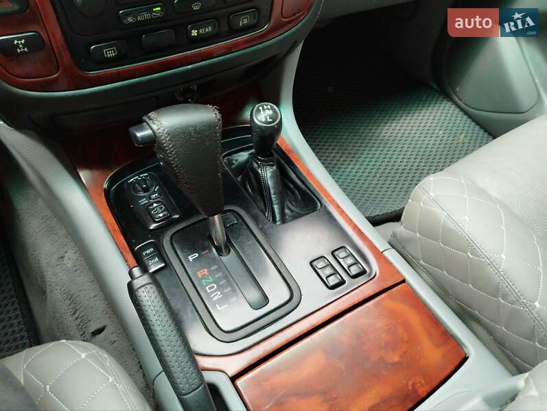 Позашляховик / Кросовер Lexus LX 2000 в Києві