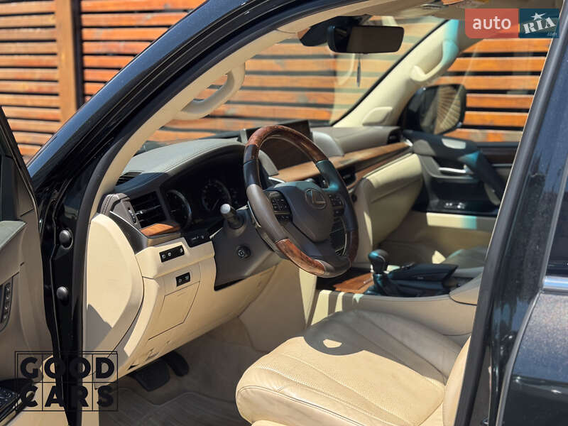 Позашляховик / Кросовер Lexus LX 2017 в Одесі