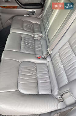 Позашляховик / Кросовер Lexus LX 2006 в 