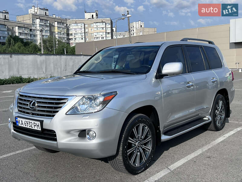 Lexus LX 2010
