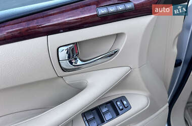 Позашляховик / Кросовер Lexus LX 2010 в 