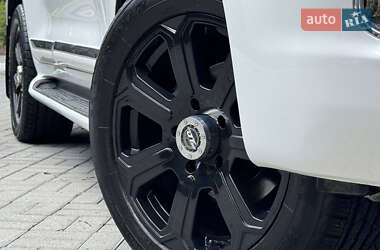 Позашляховик / Кросовер Lexus LX 2011 в 