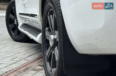 Позашляховик / Кросовер Lexus LX 2011 в 