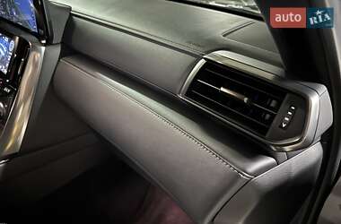 Позашляховик / Кросовер Lexus LX 2023 в 