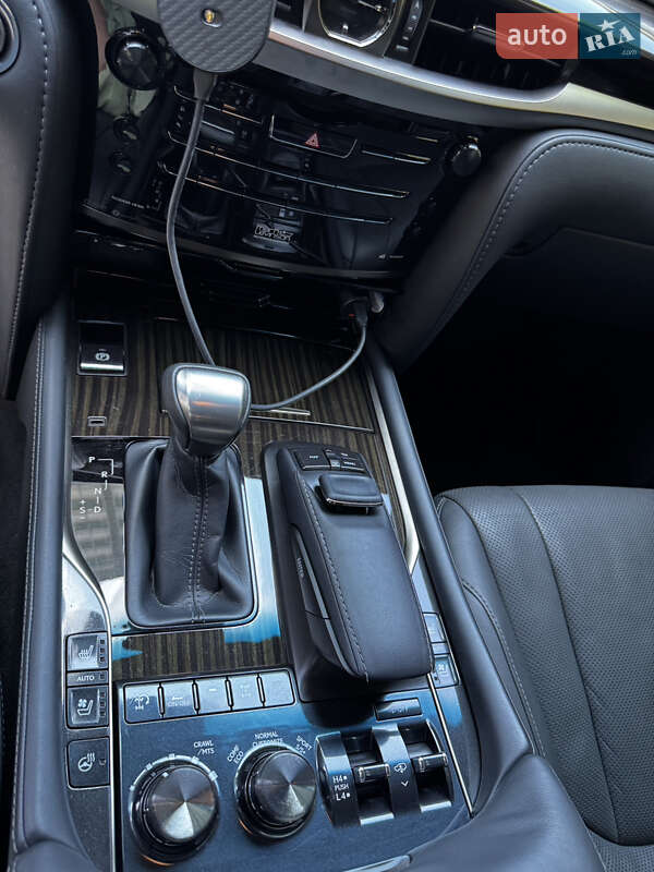 Позашляховик / Кросовер Lexus LX 2021 в Києві