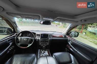 Позашляховик / Кросовер Lexus LX 2012 в 