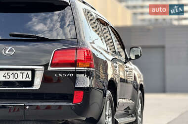 Позашляховик / Кросовер Lexus LX 2010 в 