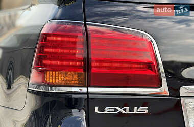 Позашляховик / Кросовер Lexus LX 2010 в 