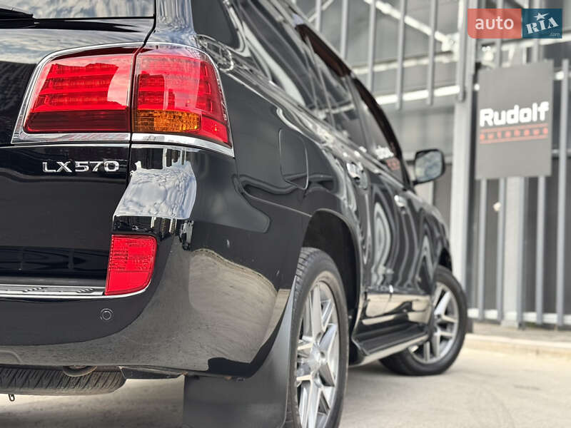 Внедорожник / Кроссовер Lexus LX 2010 в Киеве