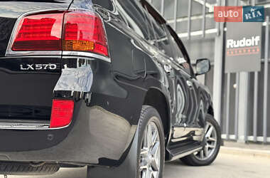 Позашляховик / Кросовер Lexus LX 2010 в 