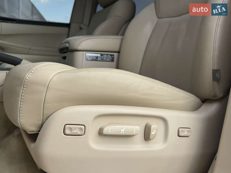 Внедорожник / Кроссовер Lexus LX 2010 в Киеве