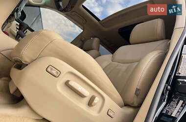 Позашляховик / Кросовер Lexus LX 2010 в 