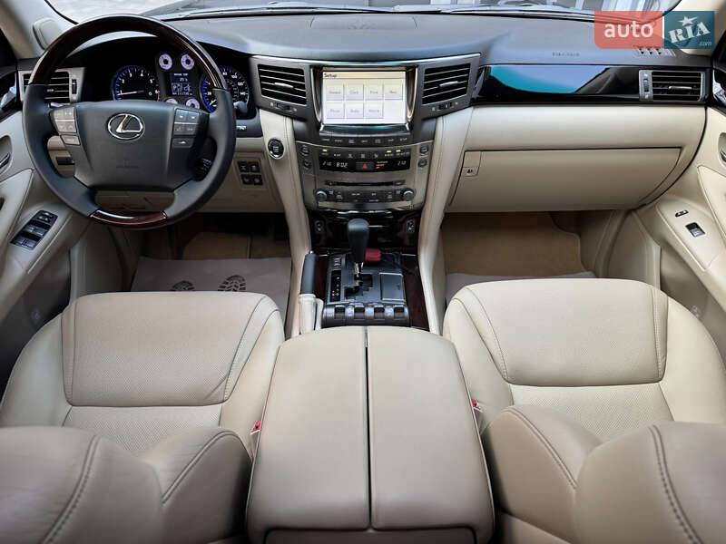 Внедорожник / Кроссовер Lexus LX 2010 в Киеве