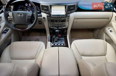 Позашляховик / Кросовер Lexus LX 2010 в 