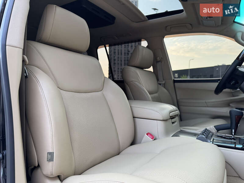 Внедорожник / Кроссовер Lexus LX 2010 в Киеве