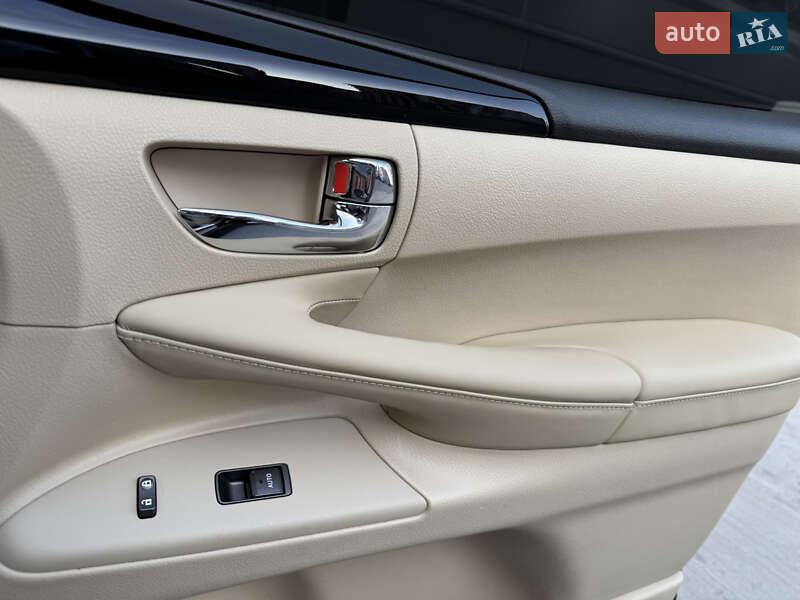 Внедорожник / Кроссовер Lexus LX 2010 в Киеве