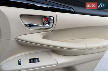 Позашляховик / Кросовер Lexus LX 2010 в 
