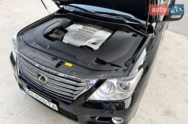 Позашляховик / Кросовер Lexus LX 2010 в 