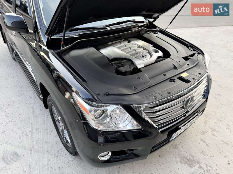 Внедорожник / Кроссовер Lexus LX 2010 в Киеве