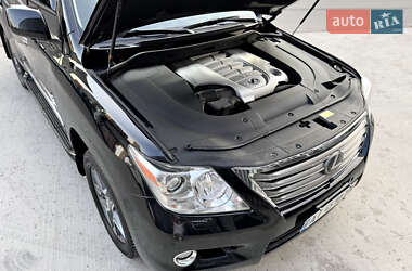 Позашляховик / Кросовер Lexus LX 2010 в 
