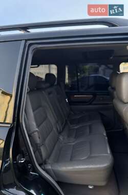 Внедорожник / Кроссовер Lexus LX 2004 в 