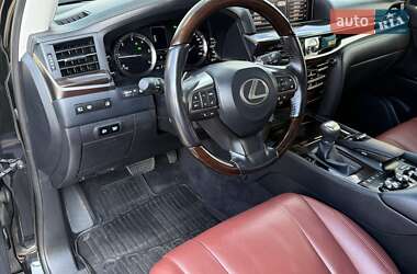 Внедорожник / Кроссовер Lexus LX 2017 в 