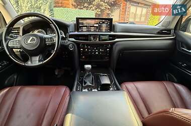Внедорожник / Кроссовер Lexus LX 2017 в 