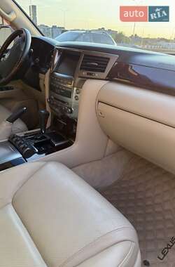 Позашляховик / Кросовер Lexus LX 2009 в 