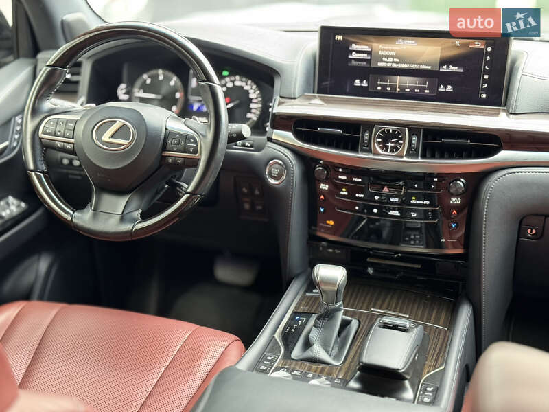Внедорожник / Кроссовер Lexus LX 2017 в Киеве