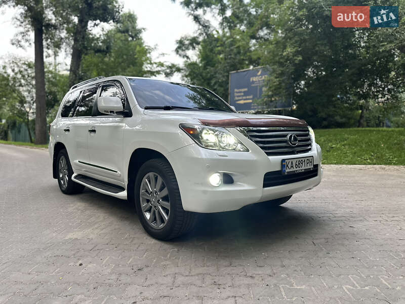 Внедорожник / Кроссовер Lexus LX 2011 в Киеве