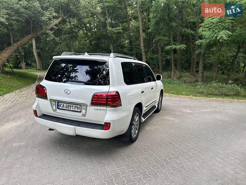 Внедорожник / Кроссовер Lexus LX 2011 в Киеве