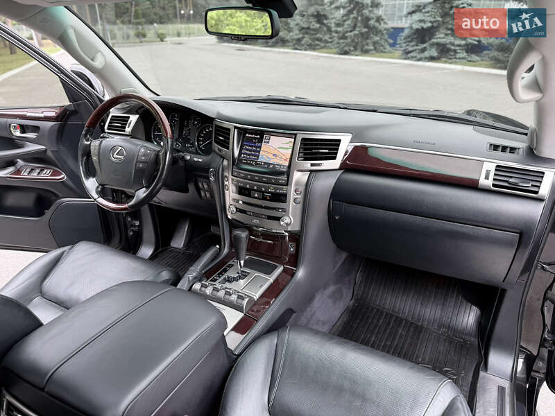 Внедорожник / Кроссовер Lexus LX 2012 в Киеве