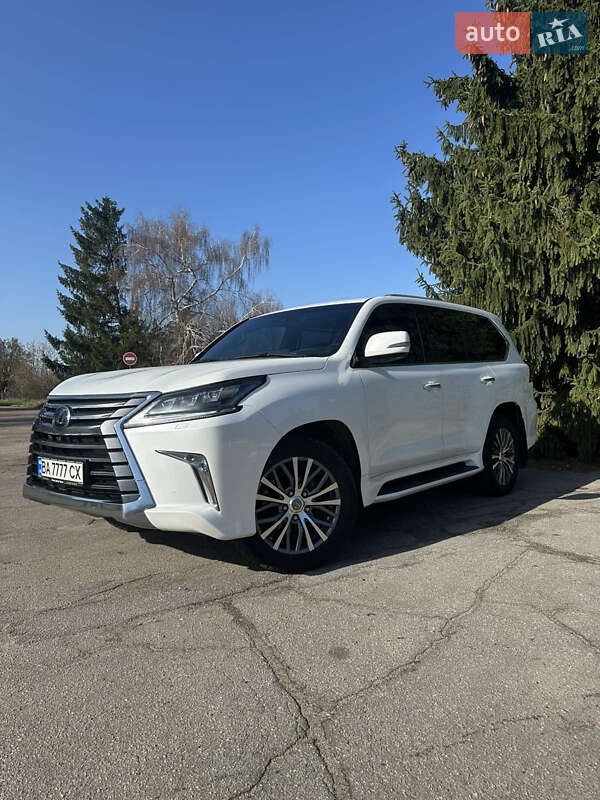 Внедорожник / Кроссовер Lexus LX 2017 в 
