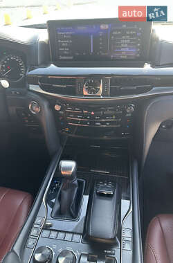 Внедорожник / Кроссовер Lexus LX 2017 в 