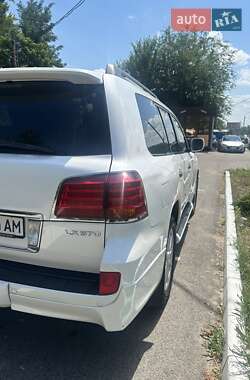 Внедорожник / Кроссовер Lexus LX 2008 в 