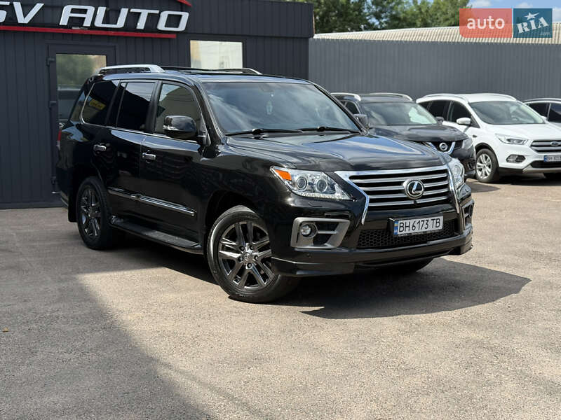 Позашляховик / Кросовер Lexus LX 2014 в 