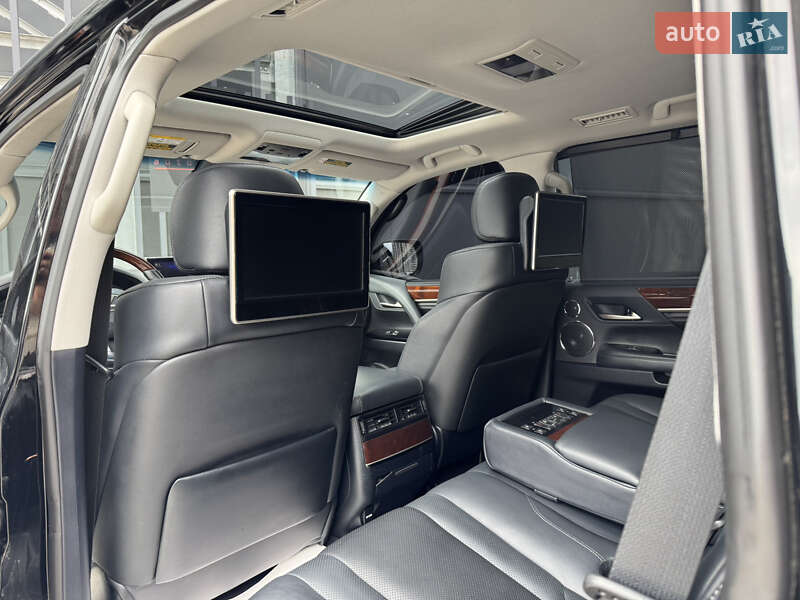 Позашляховик / Кросовер Lexus LX 2016 в Києві