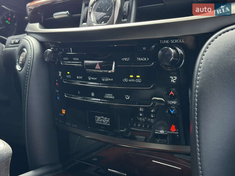 Позашляховик / Кросовер Lexus LX 2016 в Києві