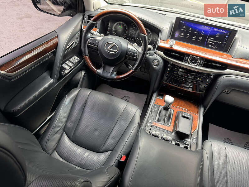 Позашляховик / Кросовер Lexus LX 2016 в Києві