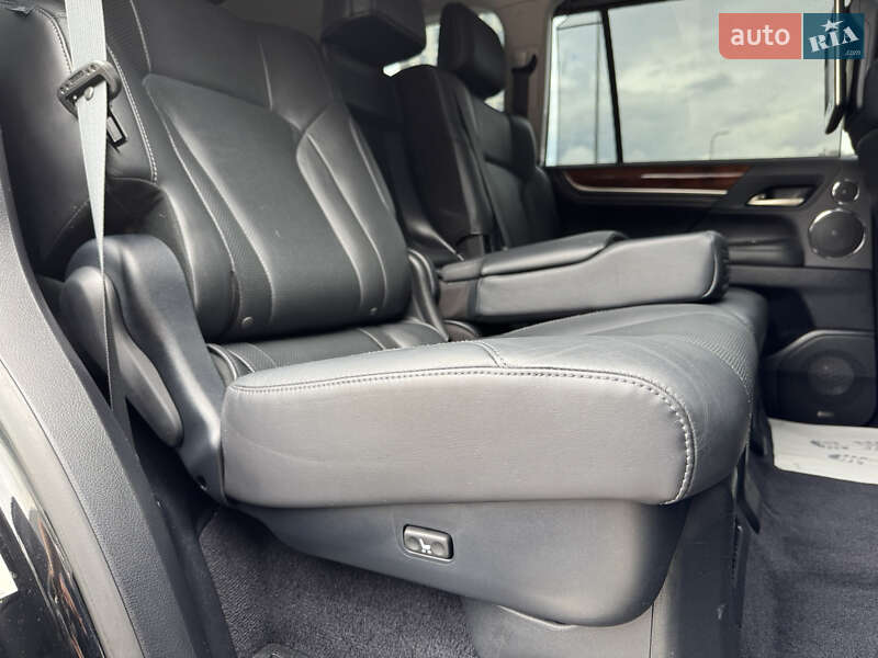 Позашляховик / Кросовер Lexus LX 2016 в Києві