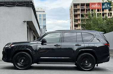 Внедорожник / Кроссовер Lexus LX 2022 в 