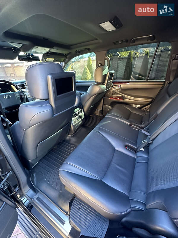 Внедорожник / Кроссовер Lexus LX 2014 в Сарнах